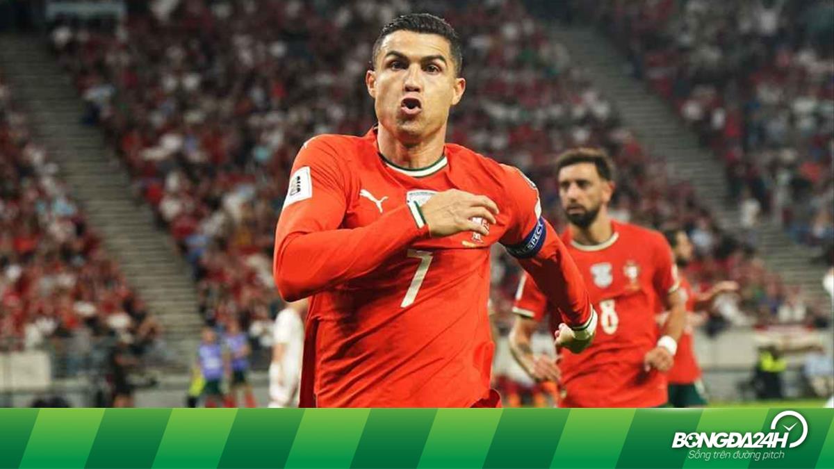 Cristiano Ronaldo nhận giải Cầu thủ vĩ đại nhất mọi thời đại