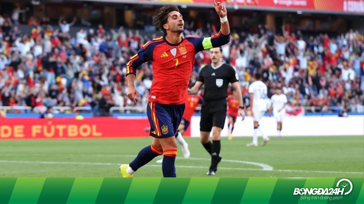 Ferran Torres né tin đồn gia nhập PSG, tập trung vào World Cup