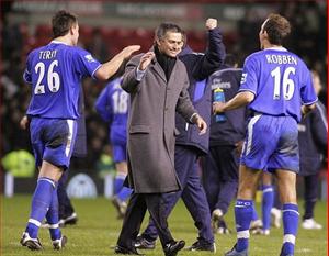 Sir Alex: Chelsea bây giờ không mạnh bằng Chelsea thời Mourinho