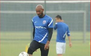 Anelka đến Juve: Nghệ sĩ hay gã gangster?