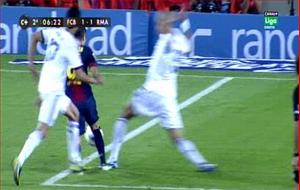 Barcelona, Real Madrid toé lửa vì hai tình huống nhạy cảm