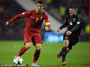 Rio Ferdinand giúp đỡ đồng đội cũ xin áo C. Ronaldo