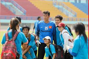 Người hâm mộ vẫn đang chờ bữa tiệc bóng đá của ĐT Việt Nam