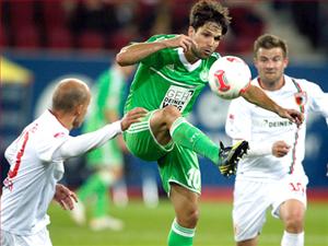 Wolfsburg giành chiến thắng đầu tiên: 4 cái tát cho Magath