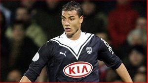 Chamakh chuẩn bị về Pháp thi đấu?