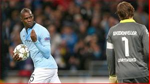 Mario Balotelli: Điên khùng, trẻ con và bản lĩnh