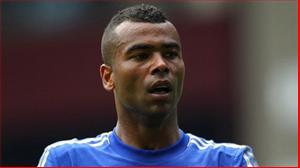 Ashley Cole vẫn chưa sợ Twitter