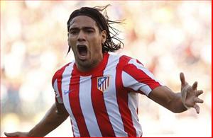 Man City chú ý: Chelsea sẵn sàng chi tiền tấn cho Falcao