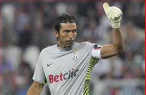 Buffon sắp được Juve gia hạn hợp đồng, nhưng phải giảm lương