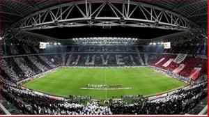 Thắng Napoli... toilet sân Juventus Arena hỏng nặng