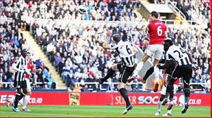 Man Utd giỏi ghi bàn từ bóng chết:  Bình thường & Bất thường