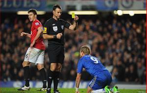 Vết đen trọng tài ở Premier League: Những hoài nghi...