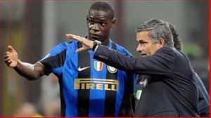 Mourinho có thể viết một cuốn sách 200 trang về Balotelli