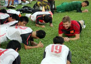 HLV Phan Thanh Hùng: 'Giải VFF là thước đo AFF Cup'