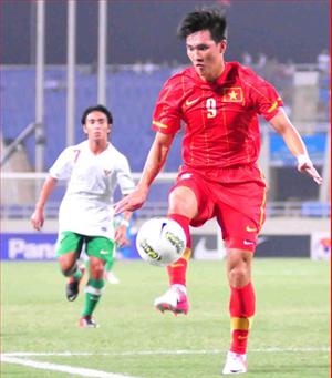 Công Vinh nghỉ hai tuần vì trật khớp ngón châ