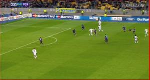 Fan Dinamo Kiev phá thối đội nhà