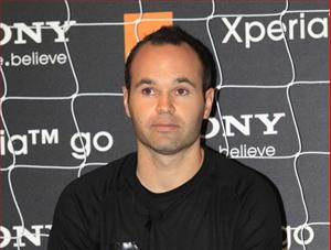 Andres Iniesta: Tôi chẳng thèm quan tâm đến những chuyện của Mourinho