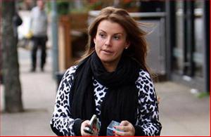 Coleen-giàu-có chọn bệnh viện xoàng để sinh nở