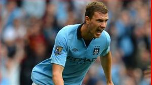 Arsene Wenger đưa Edin Dzeko vào tầm ngắm