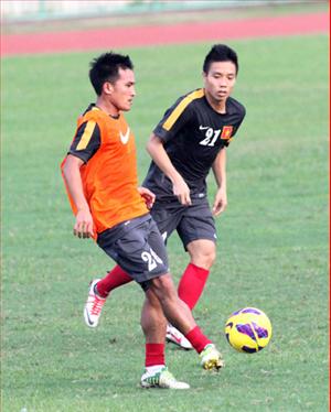 Thái Lan - Việt Nam: Quẳng gánh lo mà chơi bóng