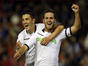 Tại sao Chelsea có thể mua được David Villa?