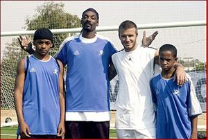 Ca sĩ Snoop Dogg tính đưa David Beckham về Celtic