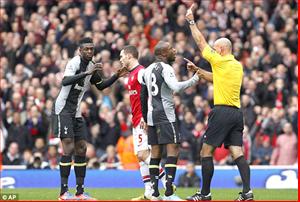 Bên lề derby Bắc London - Adebayor: Cứ gặp Arsenal là có chuyện