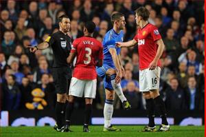 Từ trận chiến Chelsea - M.U: Phút ngây thơ của bóng đá