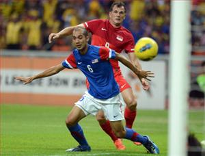 ĐKVĐ Malaysia thảm bại trước Singapore