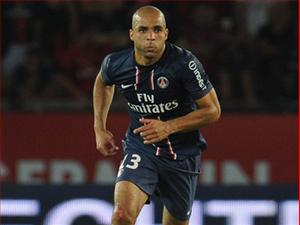 Milan “thay máu” hàng thủ: Ai đi, ai đến?