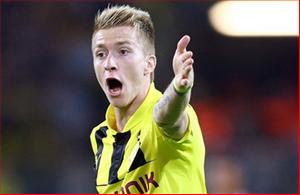 Cú sút phạt đẹp mắt của Marco Reus