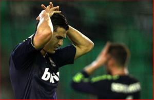 Thua tức tưởi tại mảnh đất dữ Andalusia, Real Madrid chuẩn bị nói lời chia tay ngai vàng