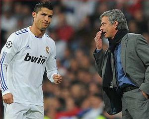 PSG chơi trội: Lôi kéo cả Mourinho và Ronaldo!