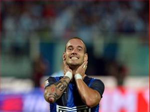 M.U dùng đủ cách hòng chiêu mộ Sneijder
