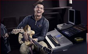 Cristiano Ronaldo: Đôi khi tôi ước không phải là người nổi tiếng