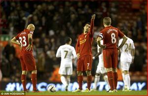 Cúp Liên đoàn Anh: Thua đàn em Swansea ngay tại Anfield, Liverpool trở thành cựu vương