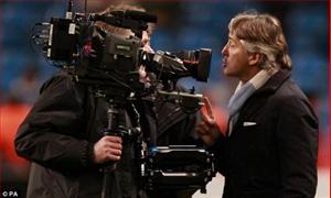 Hòa tủi nhục, HLV và các cầu thủ Man City nổi điên với trọng tài