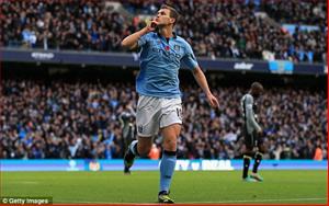 Siêu dự bị Dzeko lại toả sáng, ĐKVĐ Man City thắng ngược kẻ thách thức Tottenham