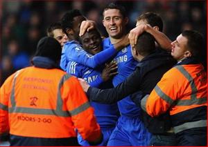 Chelsea mất ngôi đầu, Di Matteo chỉ lo khen ngợi trọng tài