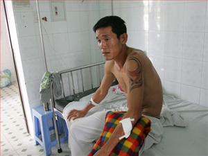 Những cầu thủ Việt từng bị côn đồ hỏi thăm