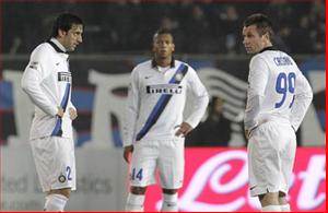 Inter tiếp tục lún sâu trong khủng hoảng