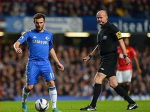 Chelsea đã thắng Man Utd, Di Matteo vẫn tiếp tục bài ca về trọng tài