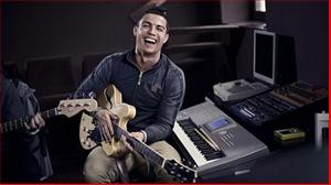Ca sỹ Ronaldo hát Gửi Leo yêu quý!