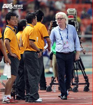 ĐT Việt Nam bị loại: Chuyện hai ông thầy trên một đường biên