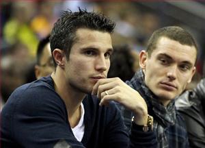 M.U sẽ vá hàng thủ bằng Vermaelen?