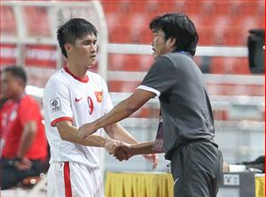 Ông Hùng đi, thầy ngoại đến?