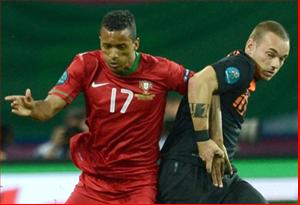 Derby Manchester vì Wesley Sneijder: M.U dùng lá bài Nani để chiêu mộ Sneijder