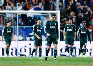 Real Madrid kém Barca 16 điểm: Có một Real yếu bóng vía