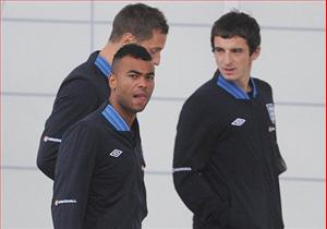 Baines vs. Cole: Đã đến lúc “nhà vua” thoái vị