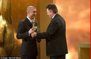 Đuổi Di Canio, Sunderland đưa cựu HLV Chelsea vào tầm ngắm